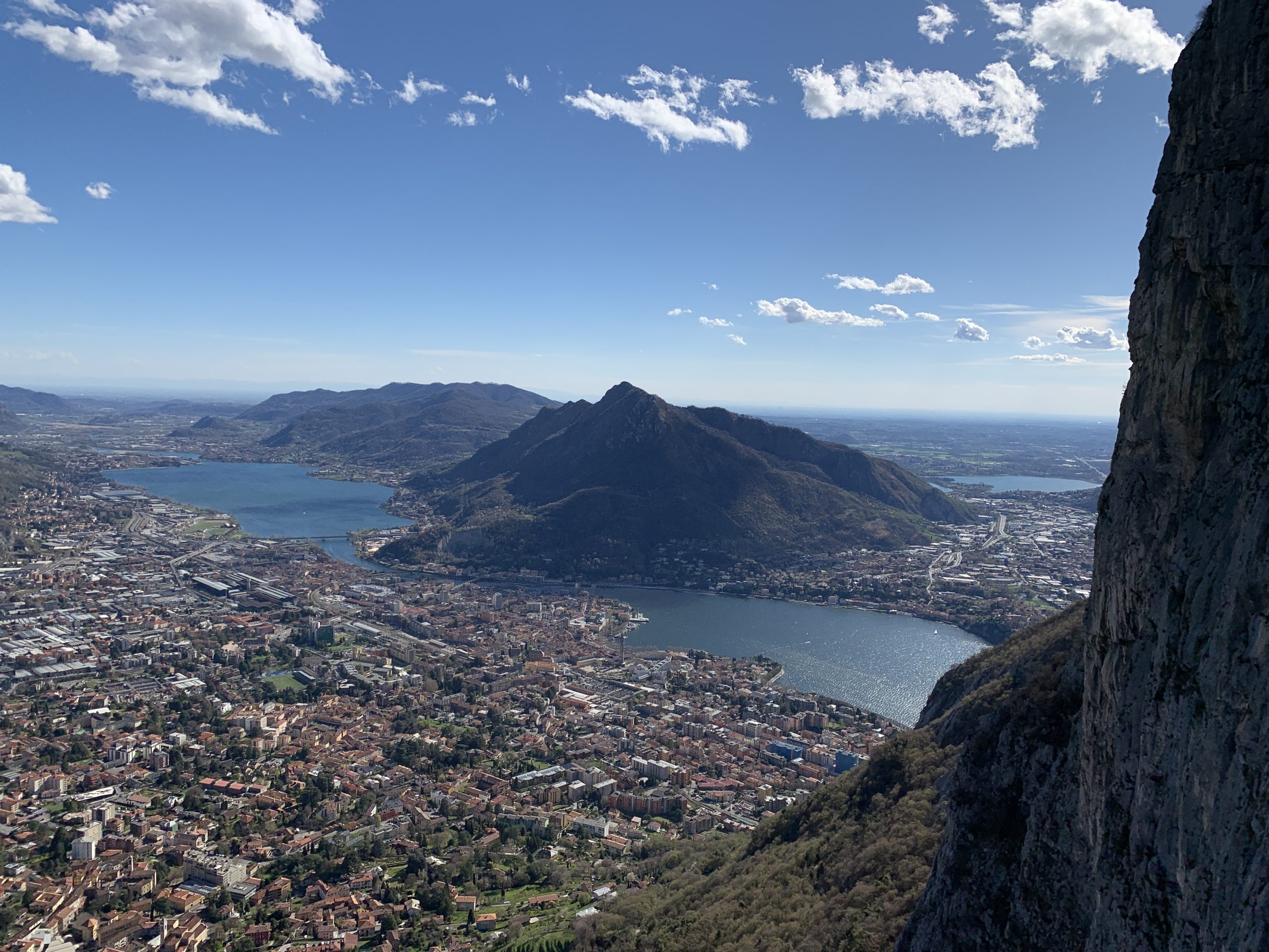 Corna di Medale - Via Anniversario - Vista su Lecco